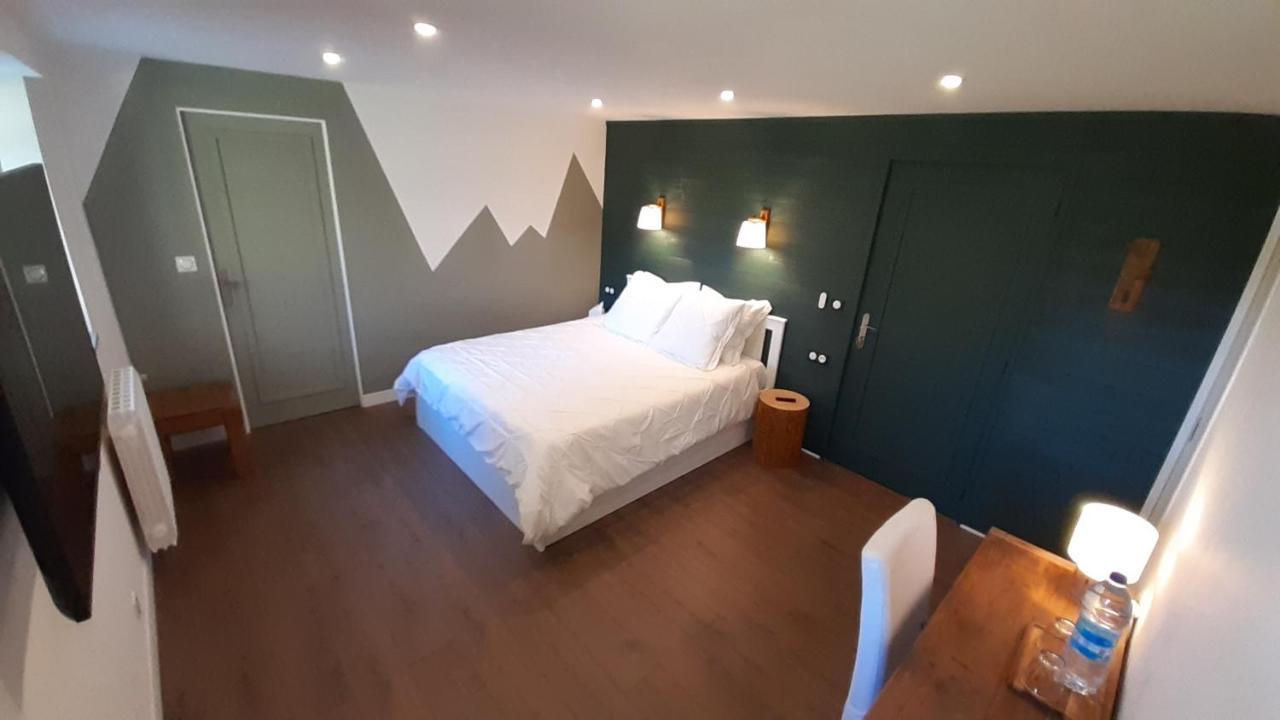 Petit Manoir Proche Dinan - Chambre D'Hotes Lanvallay Exteriér fotografie